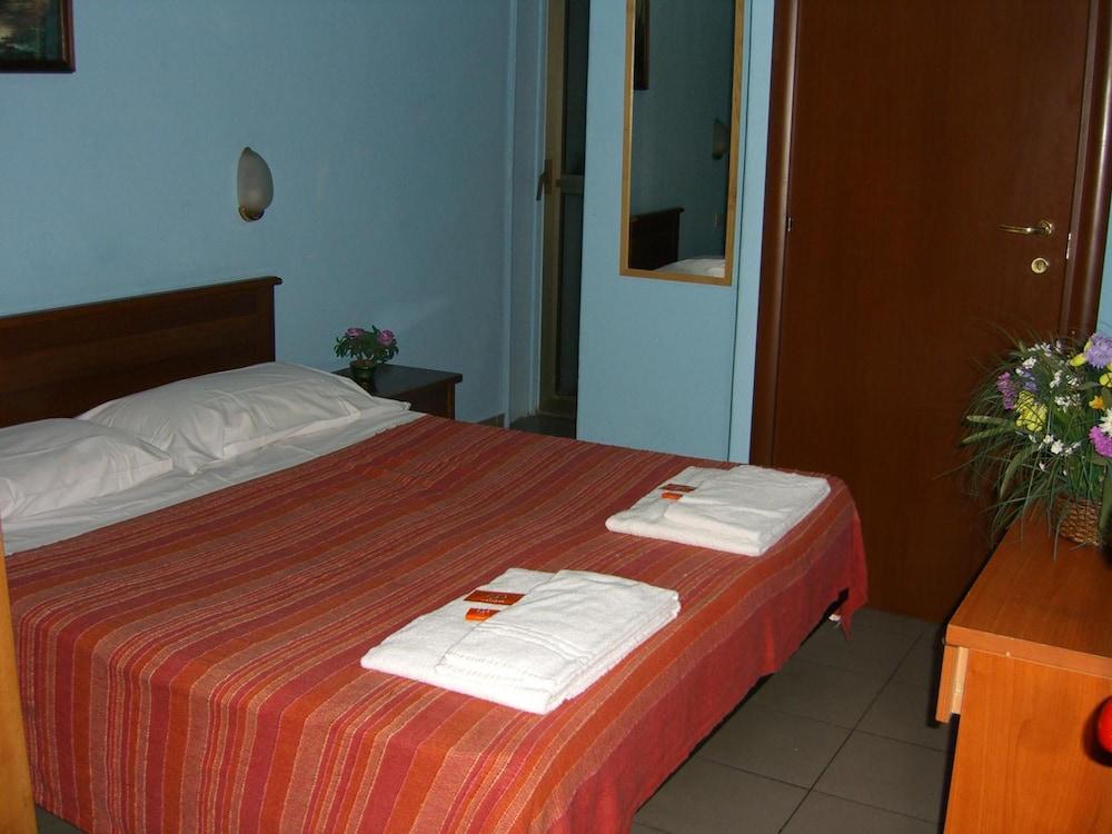 Hotel Mercurio Milano Ngoại thất bức ảnh