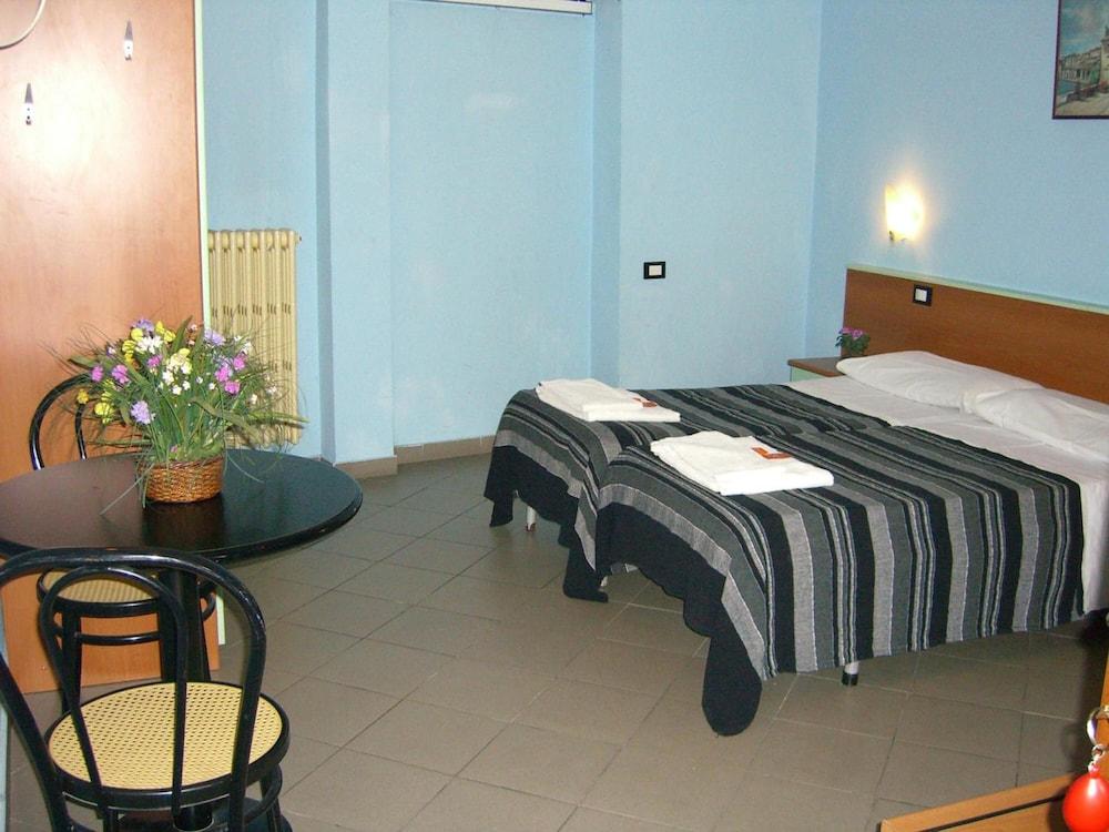 Hotel Mercurio Milano Ngoại thất bức ảnh